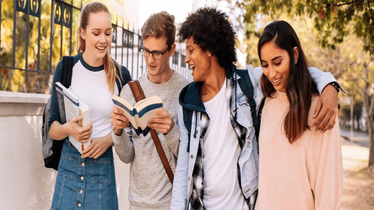 Students’ Guide: Smart Money Choices for College Life