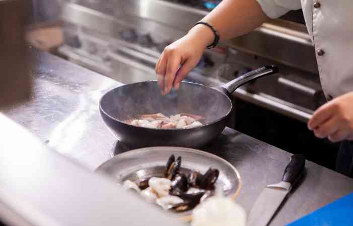 More Than 50% of U.S. Consumers Are Open to Ordering from Ghost Kitchens: The Shift Toward Delivery-Focused Business Models